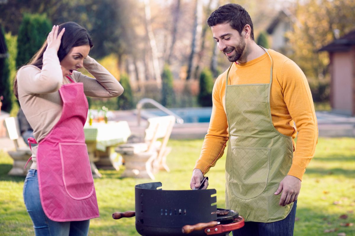 Szwagier na rodzinnym grillu zachowywał się jak człowiek-demolka 1200 x 800