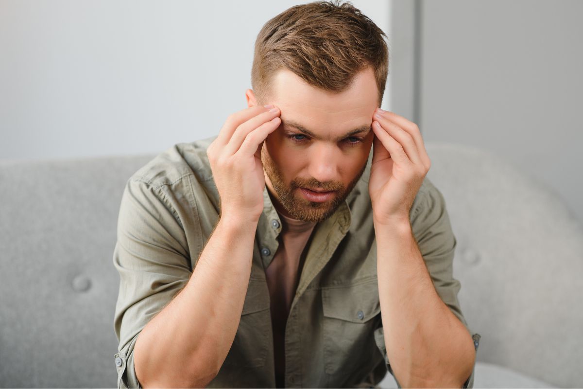 załamany mężczyzna