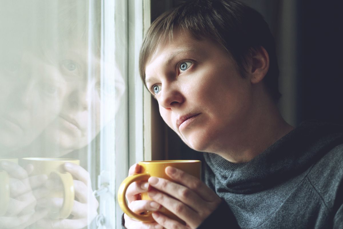 smutna kobieta rozdała spadek