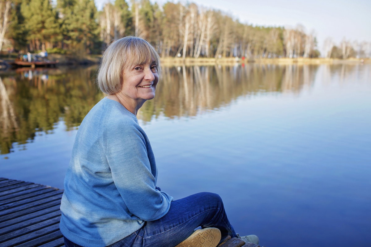 emerytka nad jeziorem