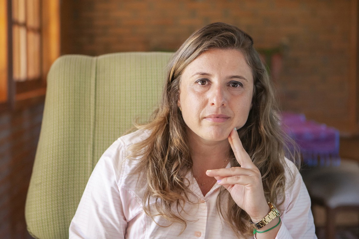 Portrait of psychologist listening to patient