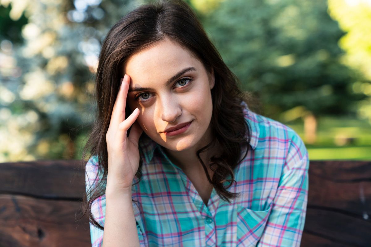 młoda i pewna siebie kobieta