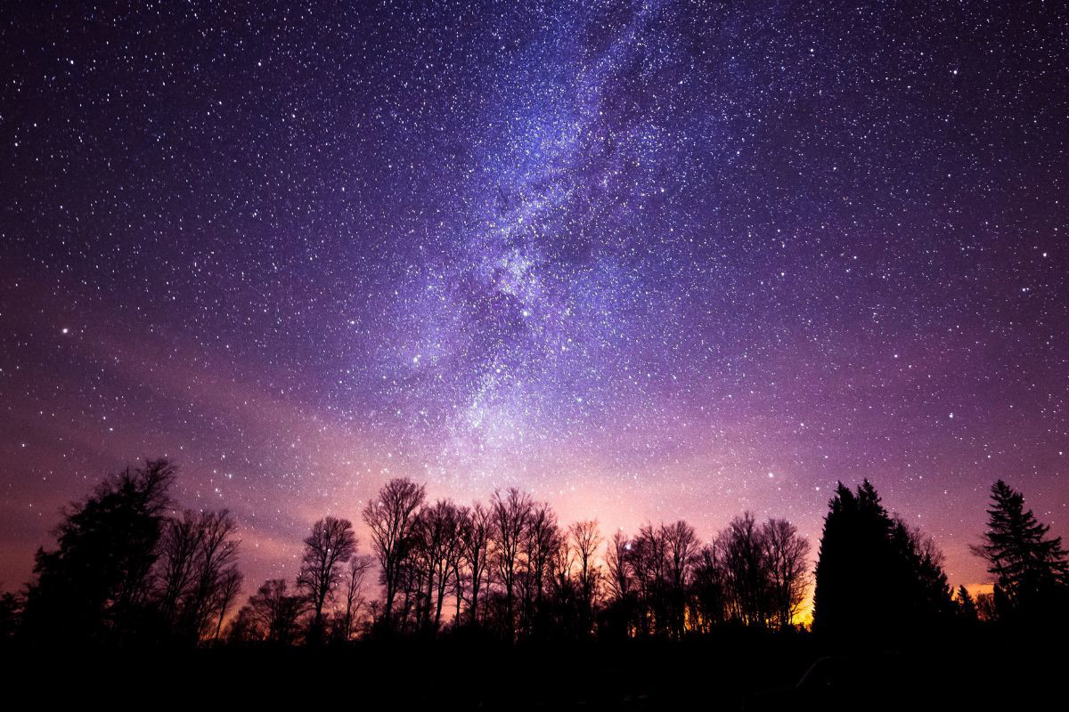 W majówkę 2025 kosmiczna energia namiesza w uczuciach