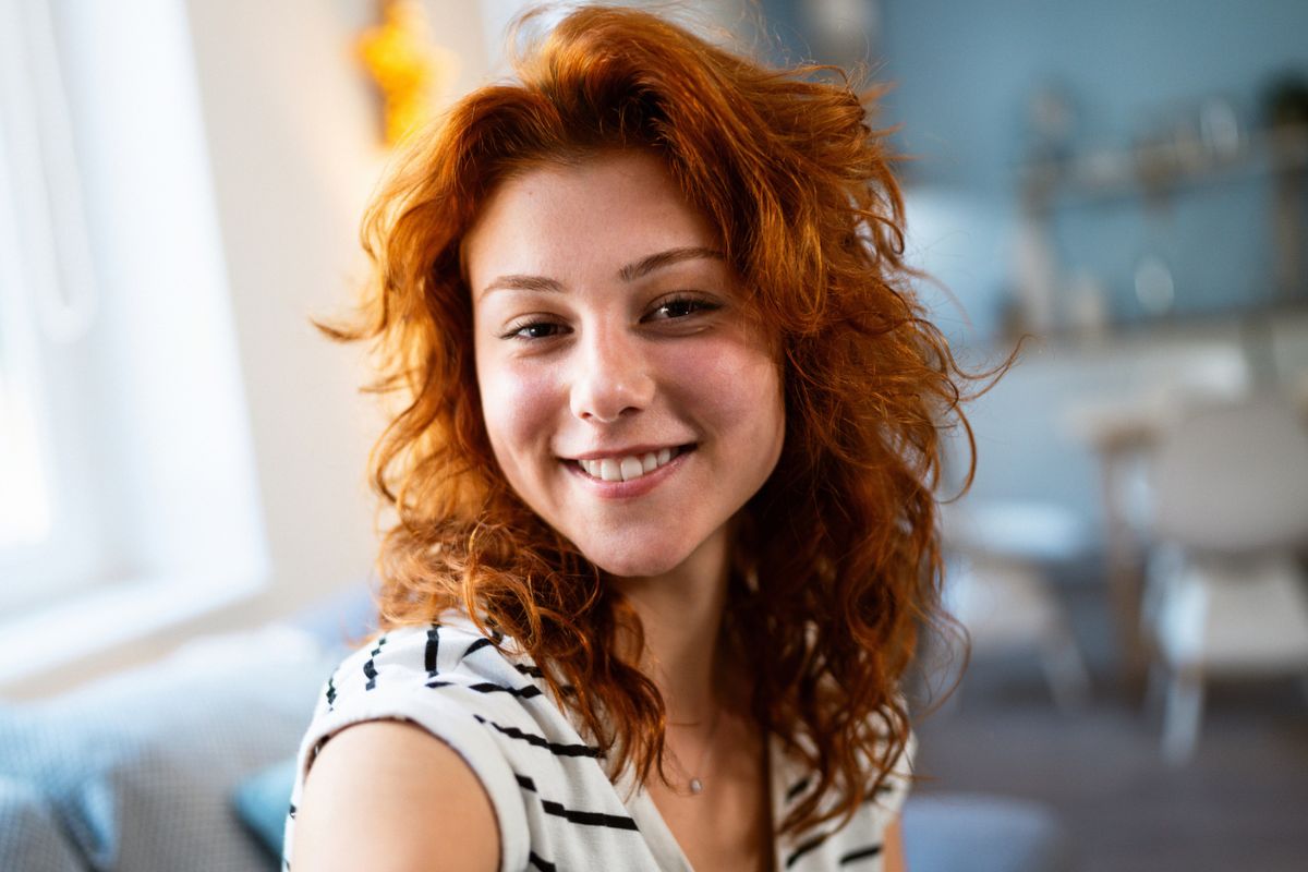 uśmiechnięta kobieta