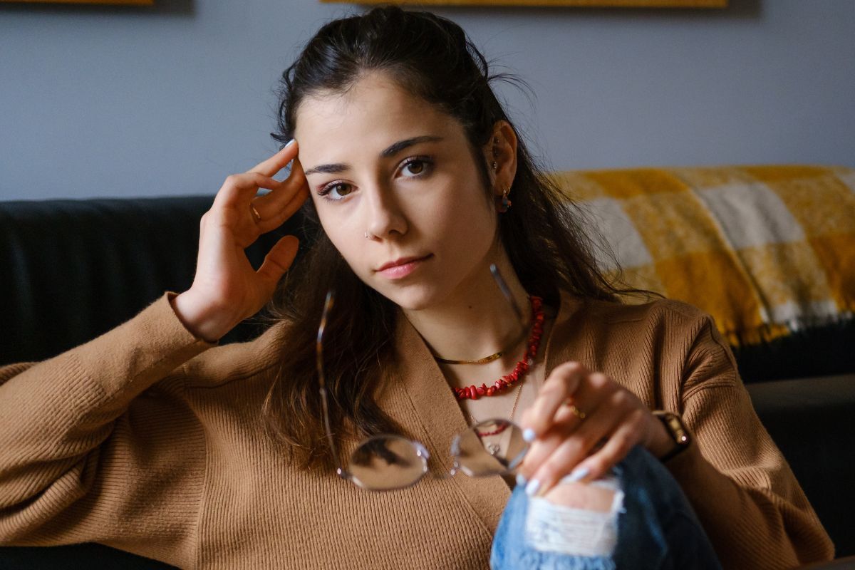 Młoda kobieta wyszła za mąż za starego bogacza, a ten zbankrutował