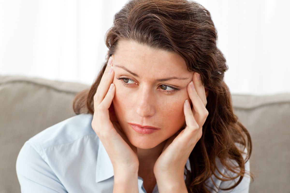 teściowa kontroluje synową