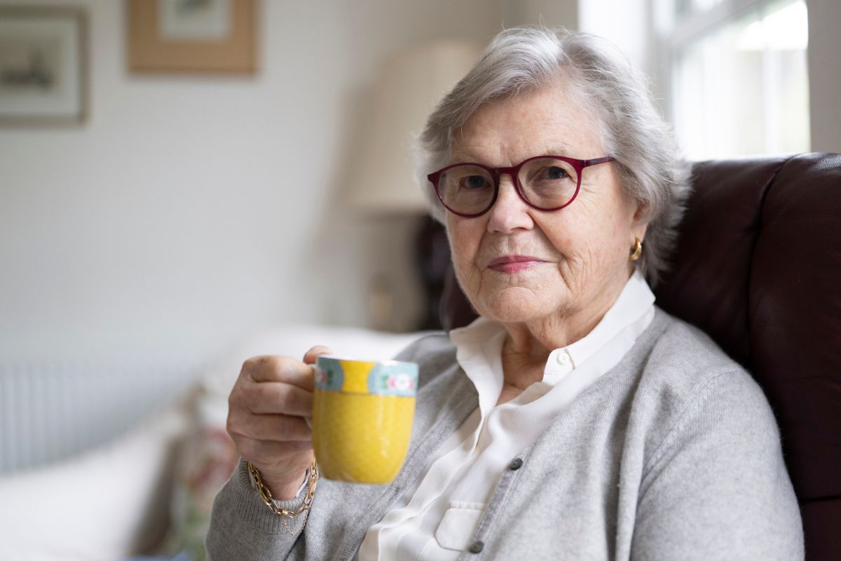 Każdego dnia robię dwie herbaty równo o 17 i czekam na męża 1200 x 800