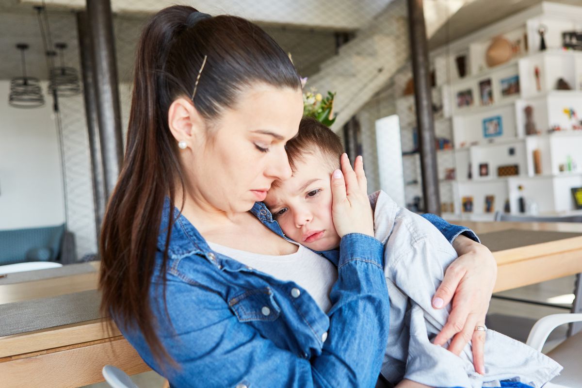 Żona i syn nakrywają ojca na zdradzie w Dzień Dziecka