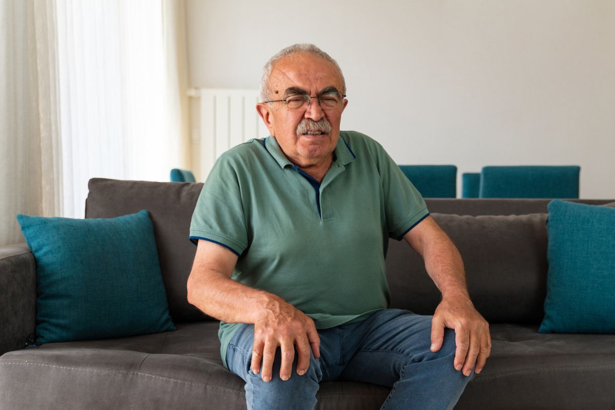 zniesmaczony mężczyzna