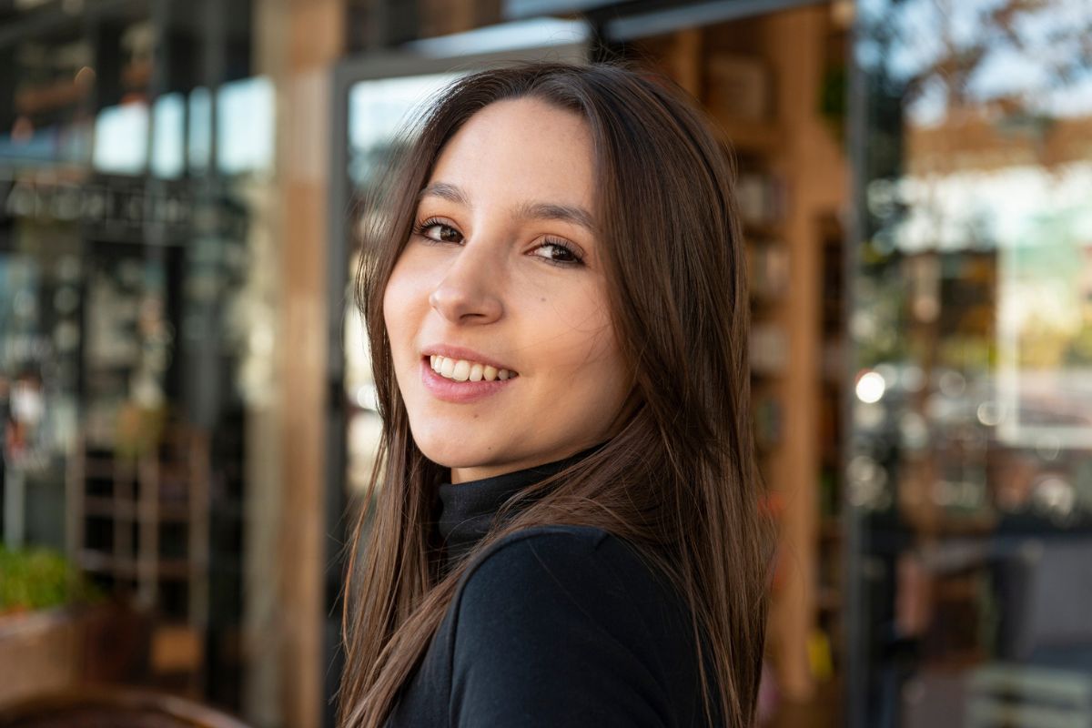 uśmiechnięta kobieta