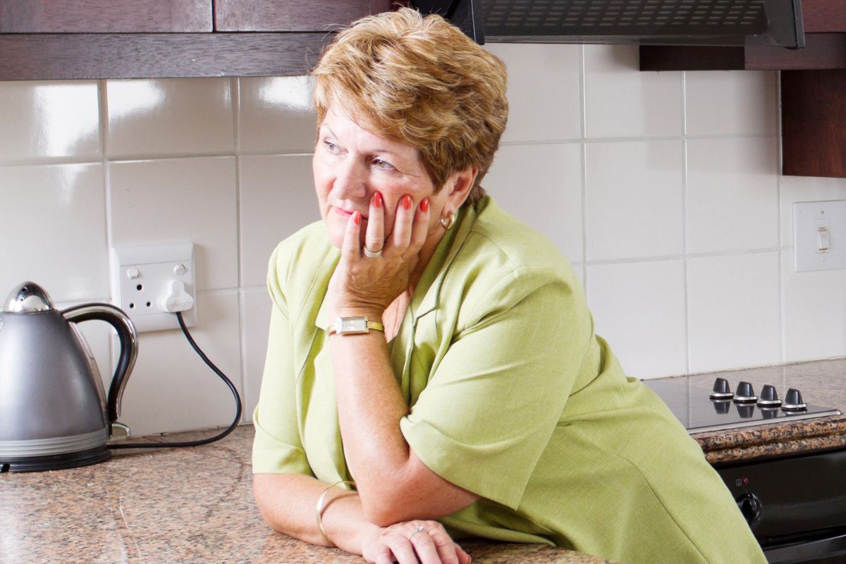 Teściowa posądza synową o kradzież, bo zgubiła pierścionek w konfiturze truskawkowej