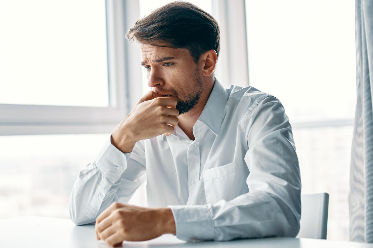 mąż prowadzi podwójne życie, kochanka z biura się mści