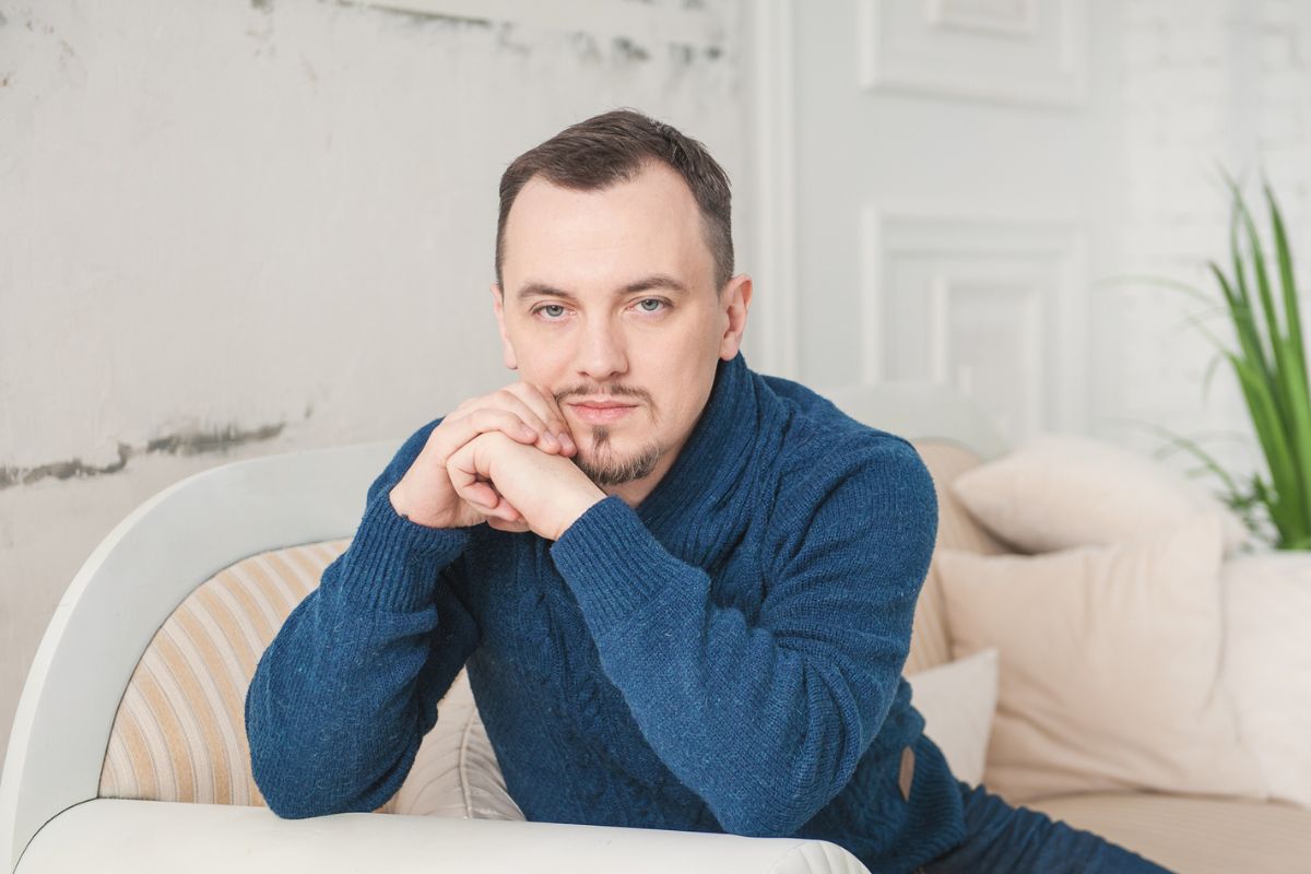 poważny mężczyzna