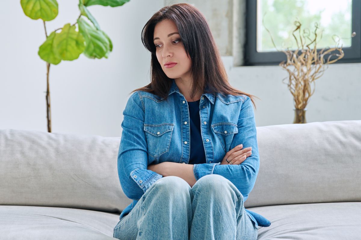 Mąż zabawia się z koleżanką w delegacji