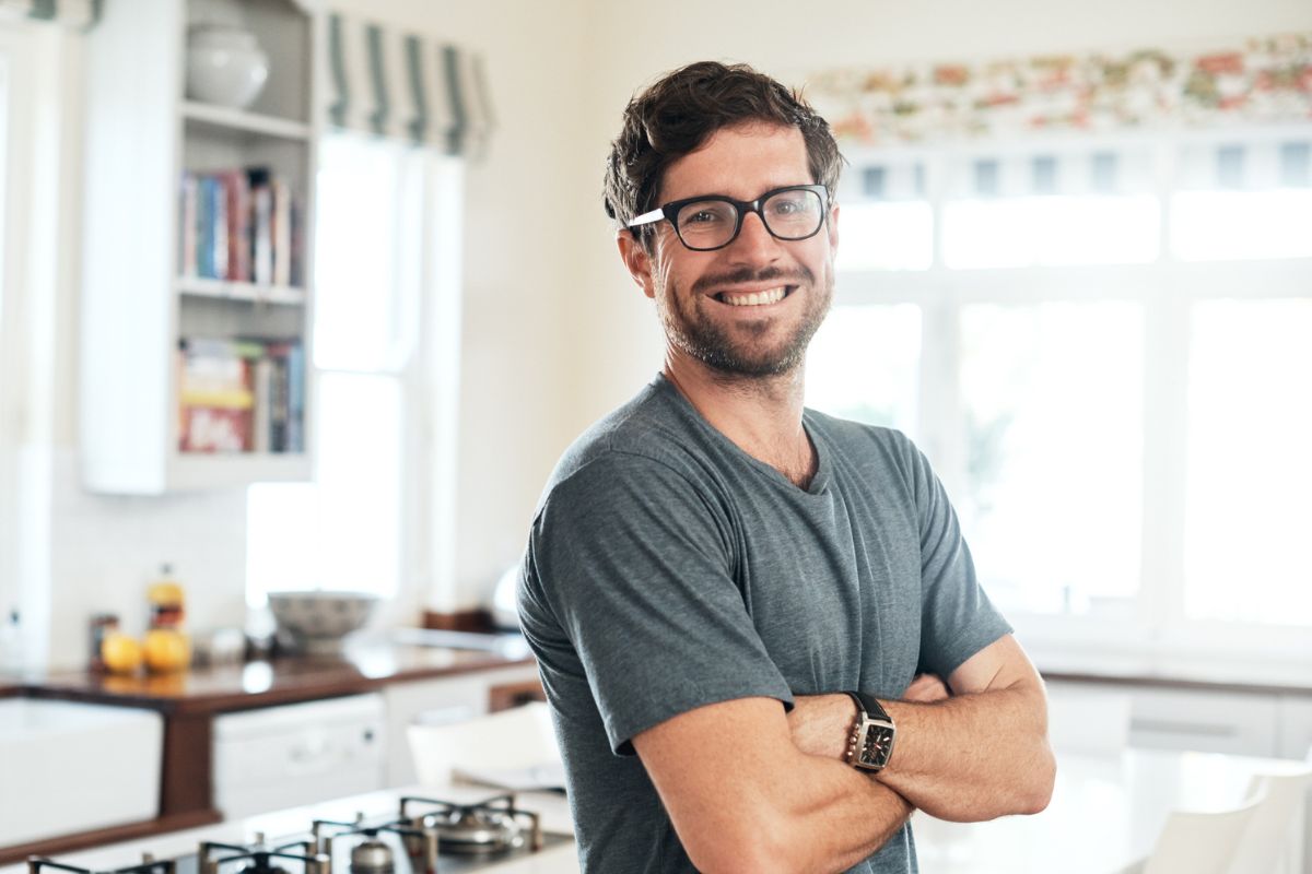 zadowolony z siebie mężczyzna