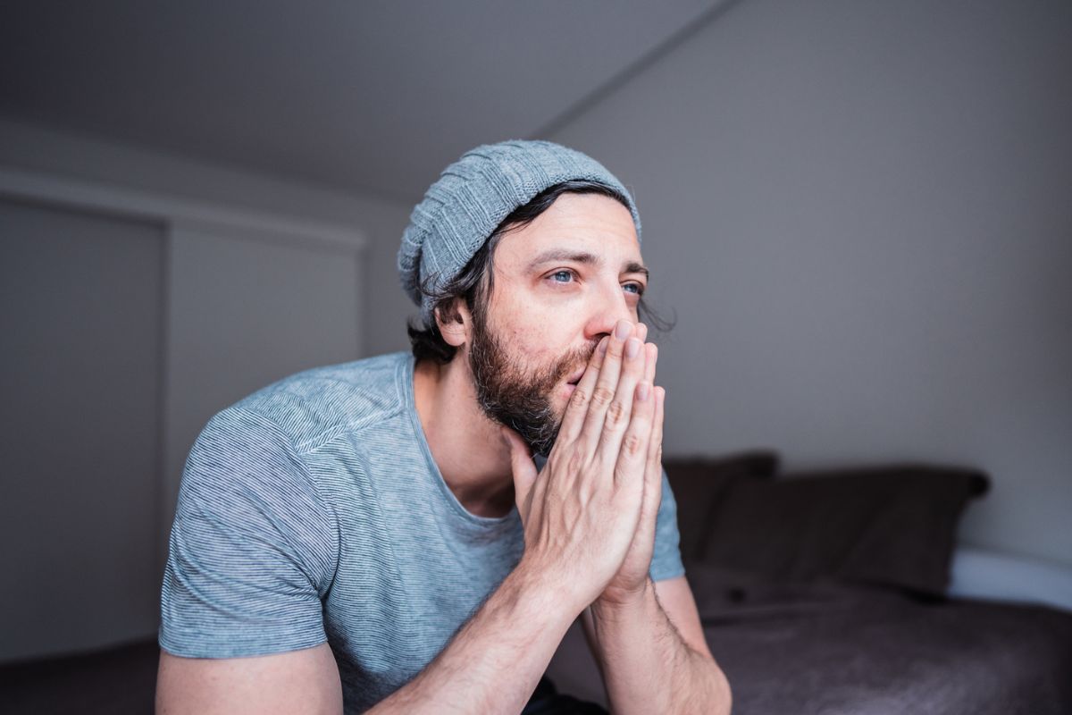 załamany mężczyzna