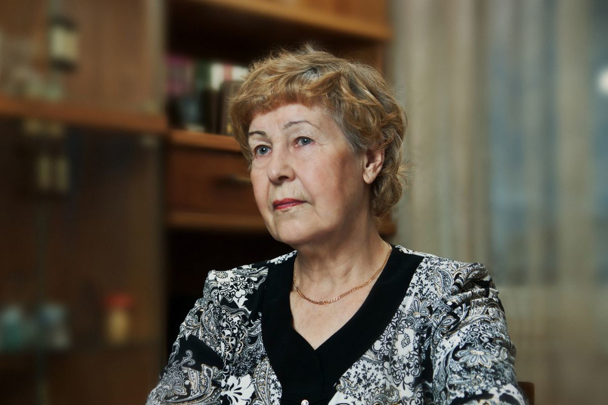 zmartwiona kobieta