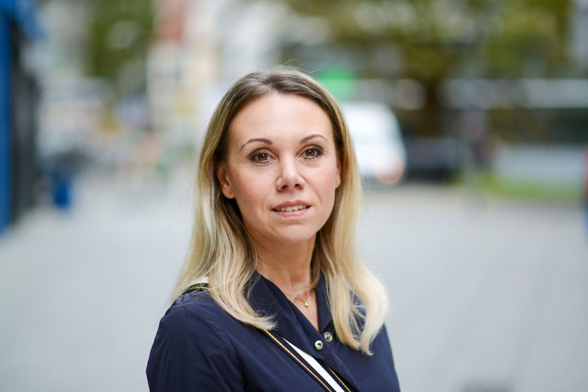 poważna kobieta