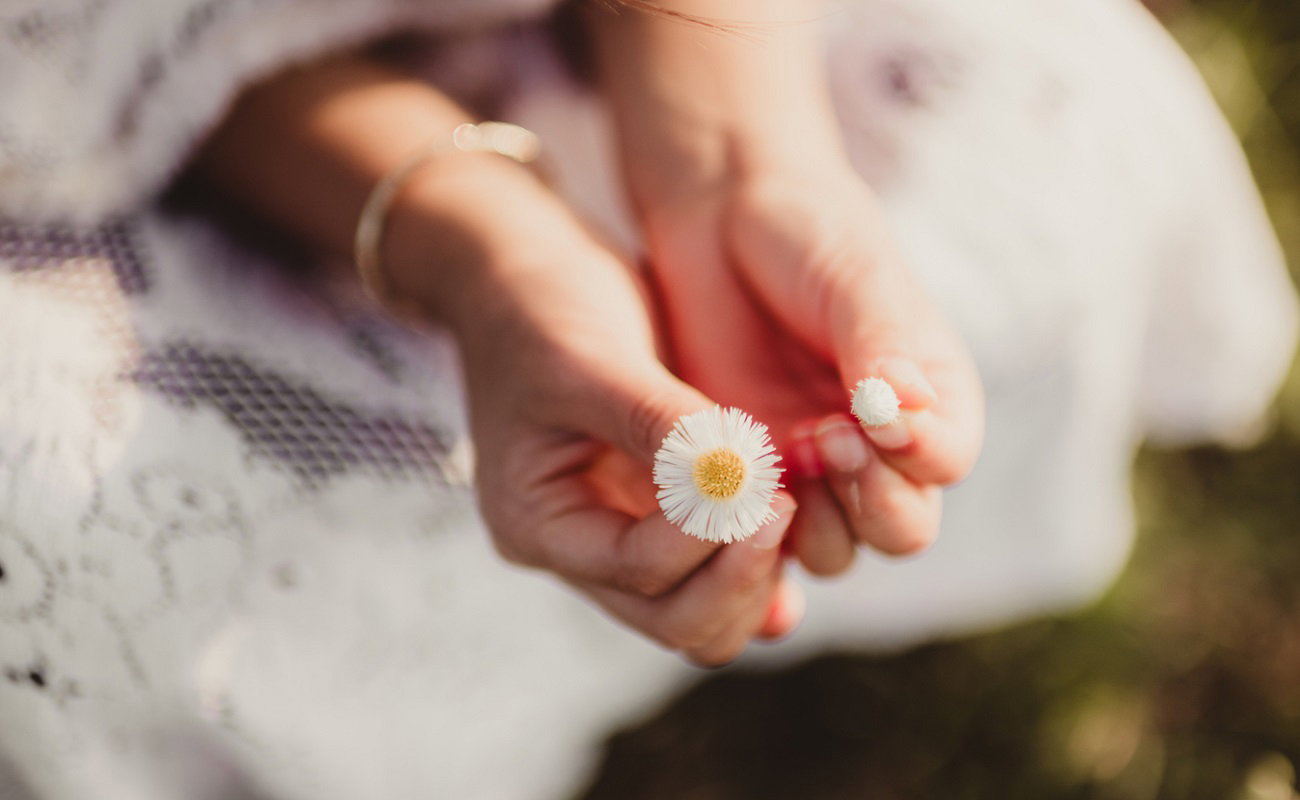 „Lniane paznokcie” królują w salonach kosmetycznych. Pasują każdemu i na wszystkie okazje, fot. Getty Images, madisonwi