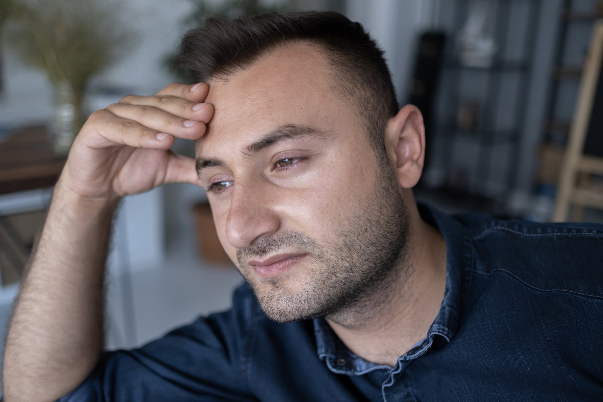 załamany mężczyzna