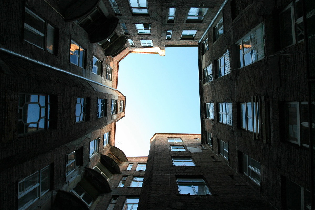 To warszawskie osiedle nawiedzają tłumy. Wszystko przez nowy serial Netfliksa, fot. AdobeStock, Maciej