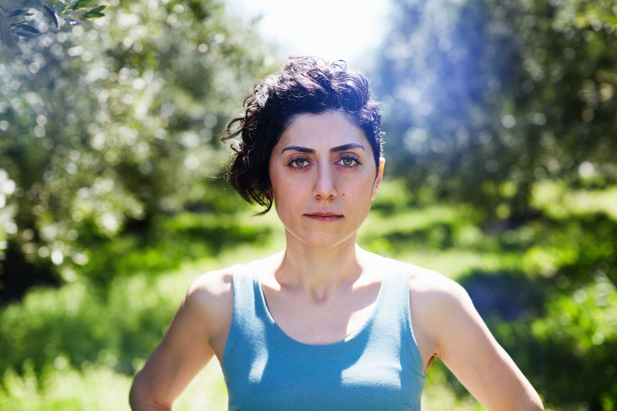 kobieta zamyślona i smutna