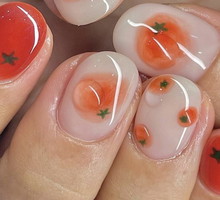 Paznokcie jak owocowe galaretki? Jelly nails to must have na lato 2025 / Getty Images, Vonda Maylantasa