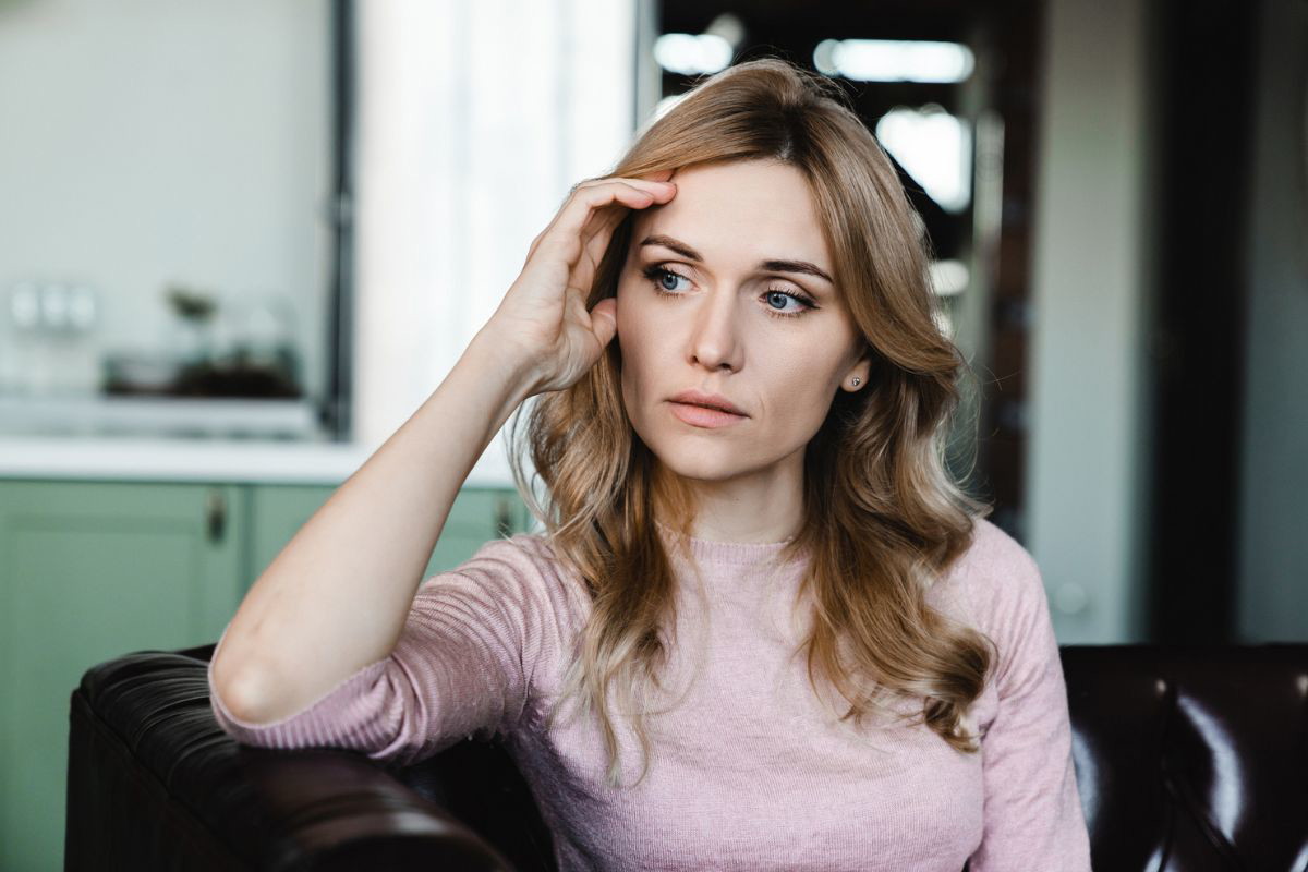 zmartwiona kobieta