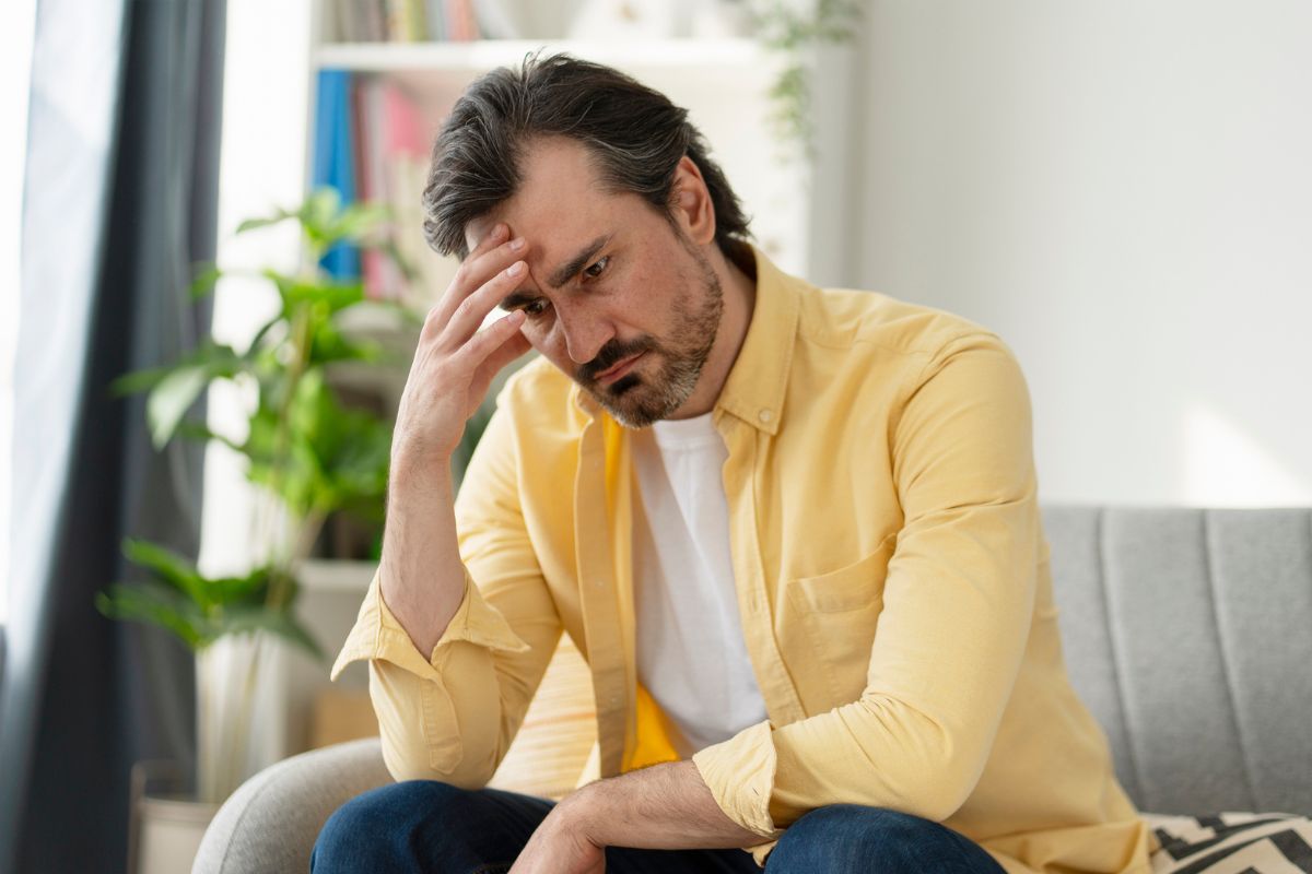 zmartwiony mężczyzna