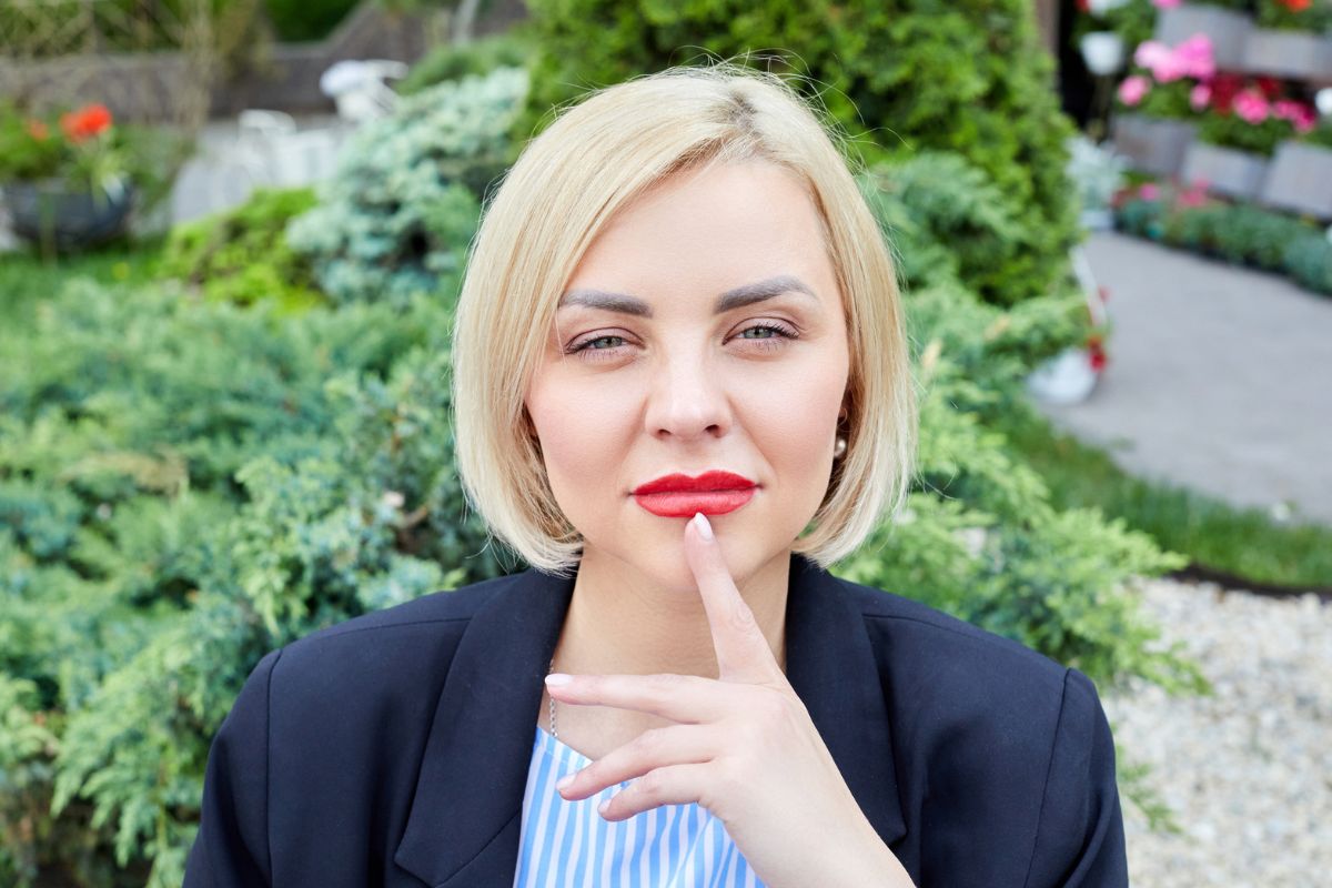 pewna siebie kobieta