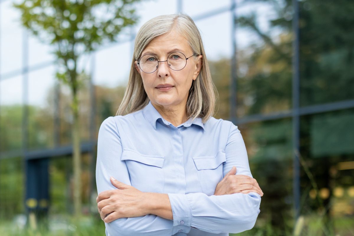 poważna kobieta 60+