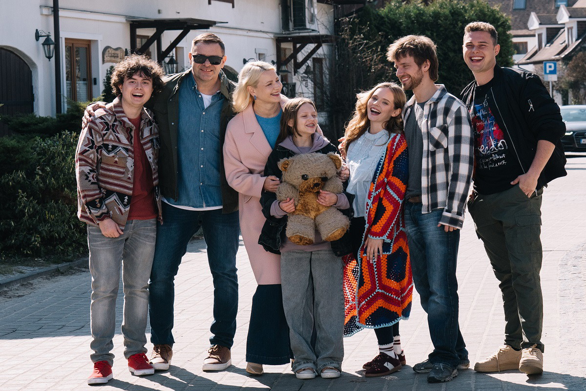 Rodzinka.pl wraca na ekrany. Znamy dokładną datę pierwszego nowego odcinka / Rodzinka.pl, Karolina Grabowska/TVP/East News