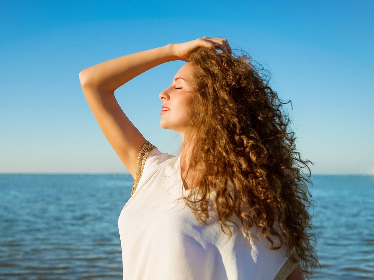 fryzura w stylu textured waves