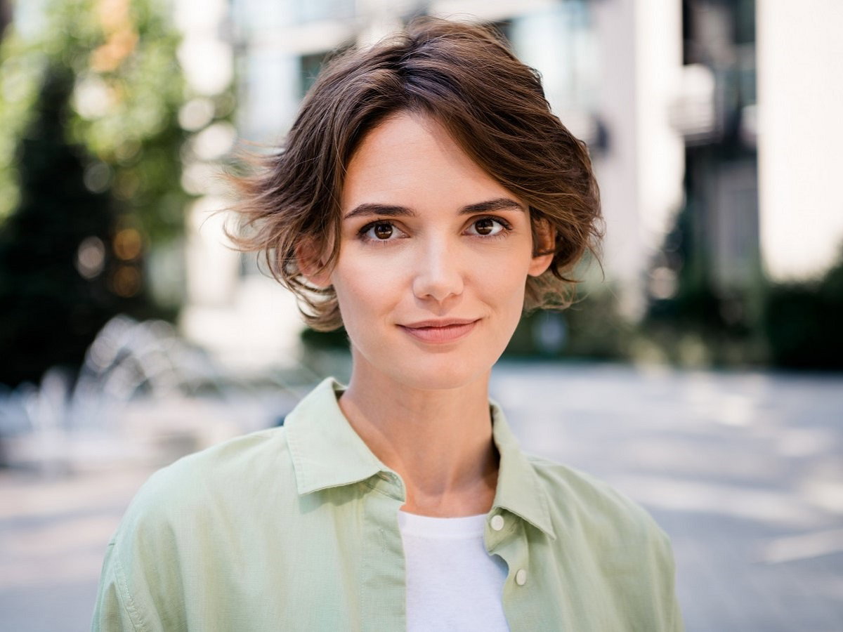 uśmiechnięta dziewczyna