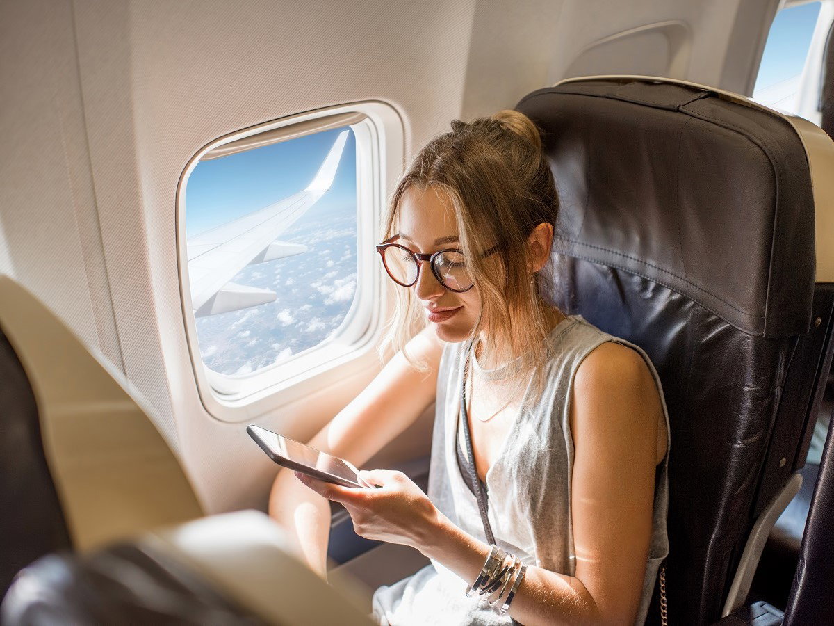 kobieta w samolocie