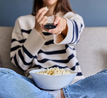 3 miniseriale, które obejrzysz za jednym podejściem. Idealne na weekendowy seans / Getty Images, Javi Sanz
