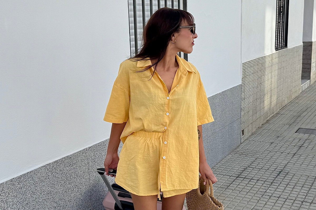 Kultowy masełkowy kolor ma konkurencję. W tym sezonie na ulicach króluje bahama yellow/ AdobeStock, joaqui