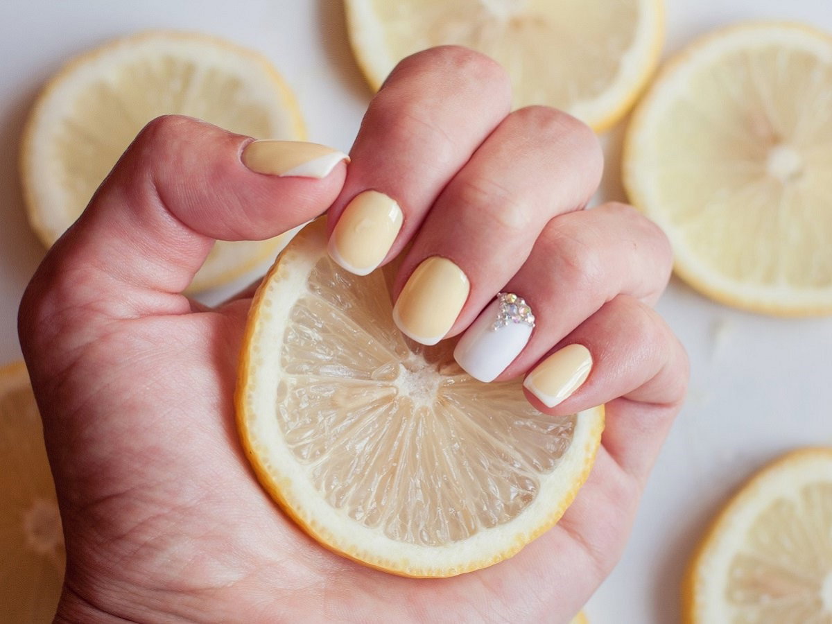 butter yellow nails