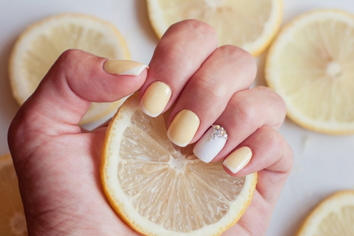 butter yellow nails