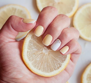 butter yellow nails