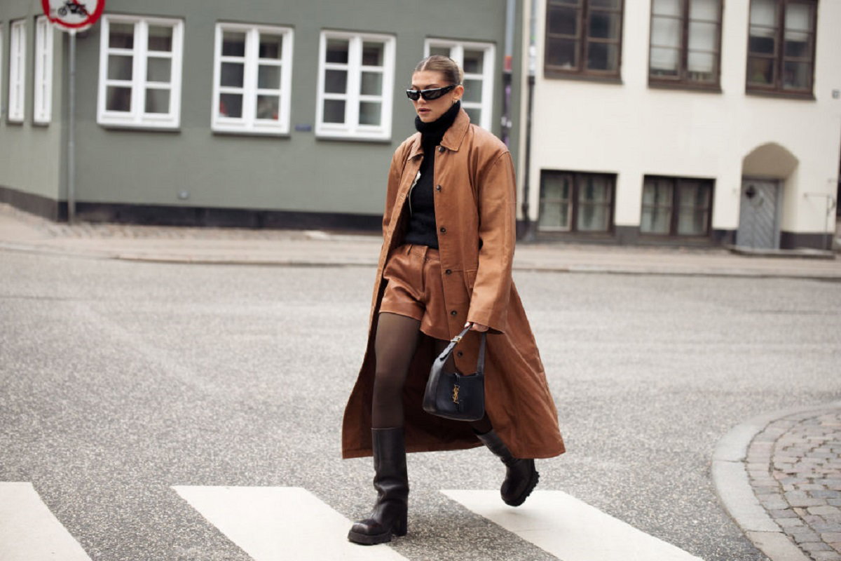 Ten kolor będzie królował na ulicach jesienią. Nawiązuje do aromatycznego napoju / Getty Images, Raimonda Kulikauskiene