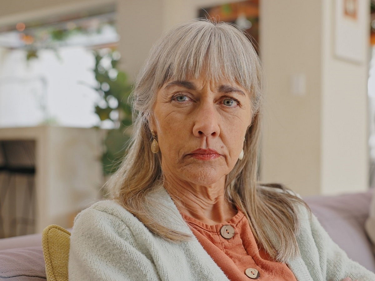 zdenerwowana starsza kobieta
