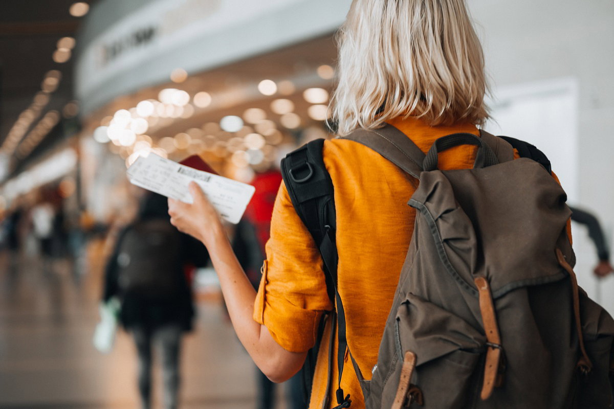 Planując urlop pamiętaj o tych 3 zasadach. Pozwolą ci sporo zaoszczędzić / Getty Images