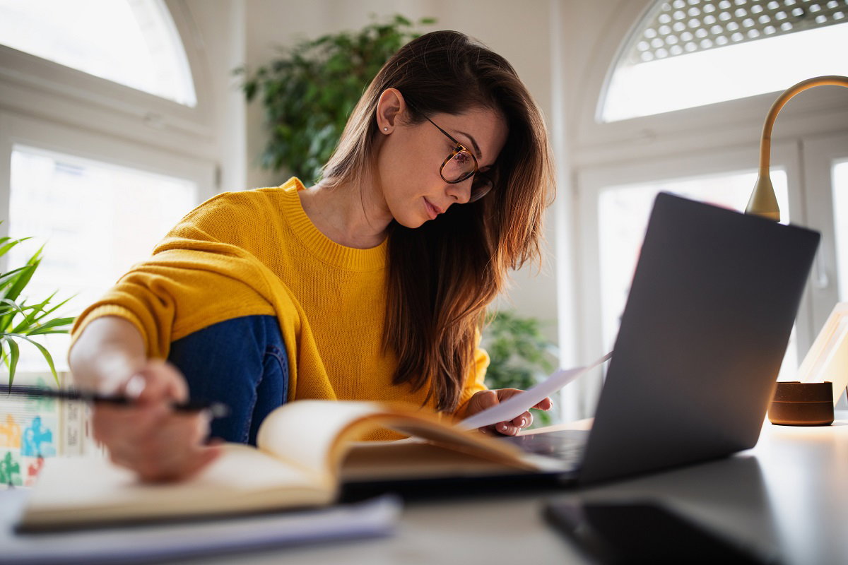 Nie możesz się skupić? Technika pomodoro to sekret najbardziej produktywnych ludzi / Getty Images, Dusan Atlagic