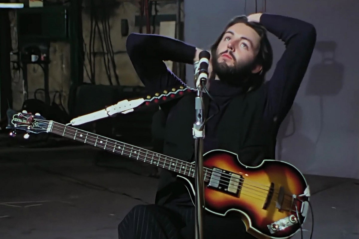 „The Beatle and the Bass”. Historia gitary Paula McCartneya, która zaginęła na pół wieku, BackGrid UK/East News