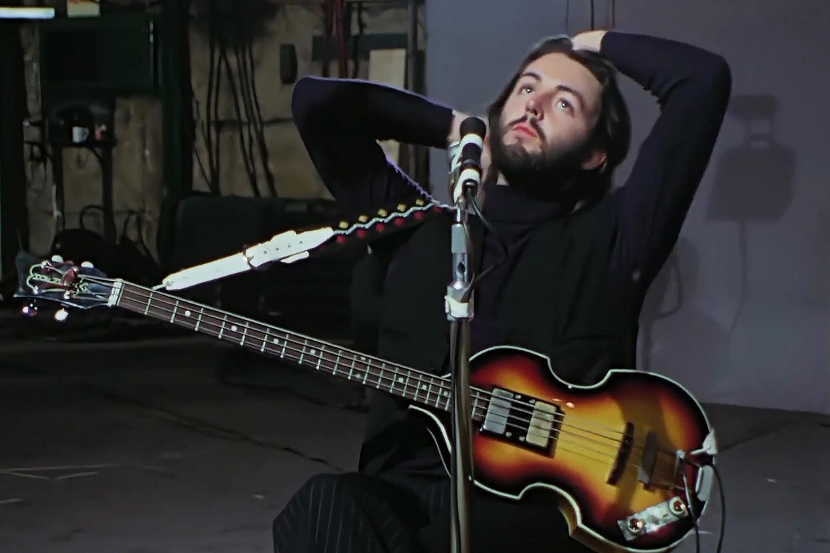 „The Beatle and the Bass”. Historia gitary Paula McCartneya, która zaginęła na pół wieku, BackGrid UK/East News