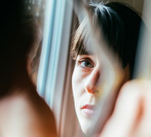 "Syndrom oszusta" dopada coraz więcej osób. Są na niego 3 proste sposoby / Getty Images, Guido Mieth