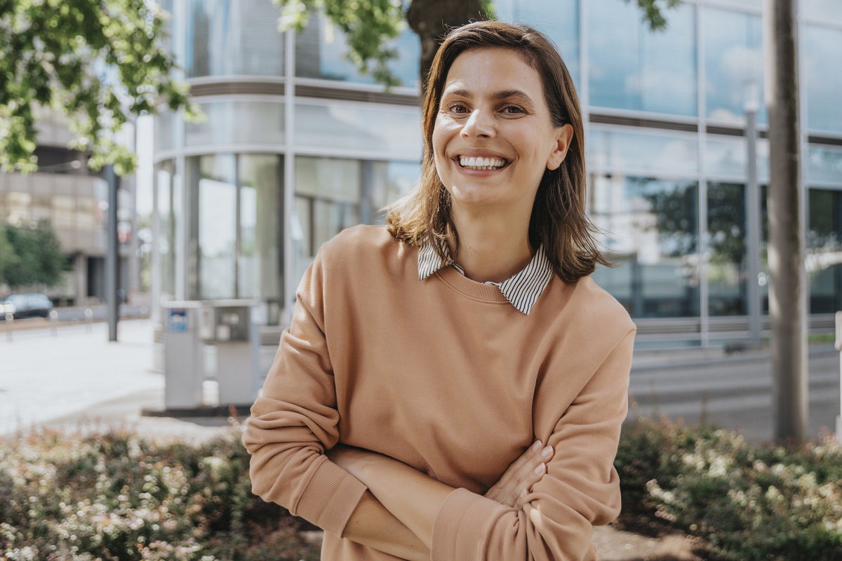Jak zwiększyć pewność siebie? 4 proste zasady, które możesz wdrożyć już dziś / Getty Images, Westend61