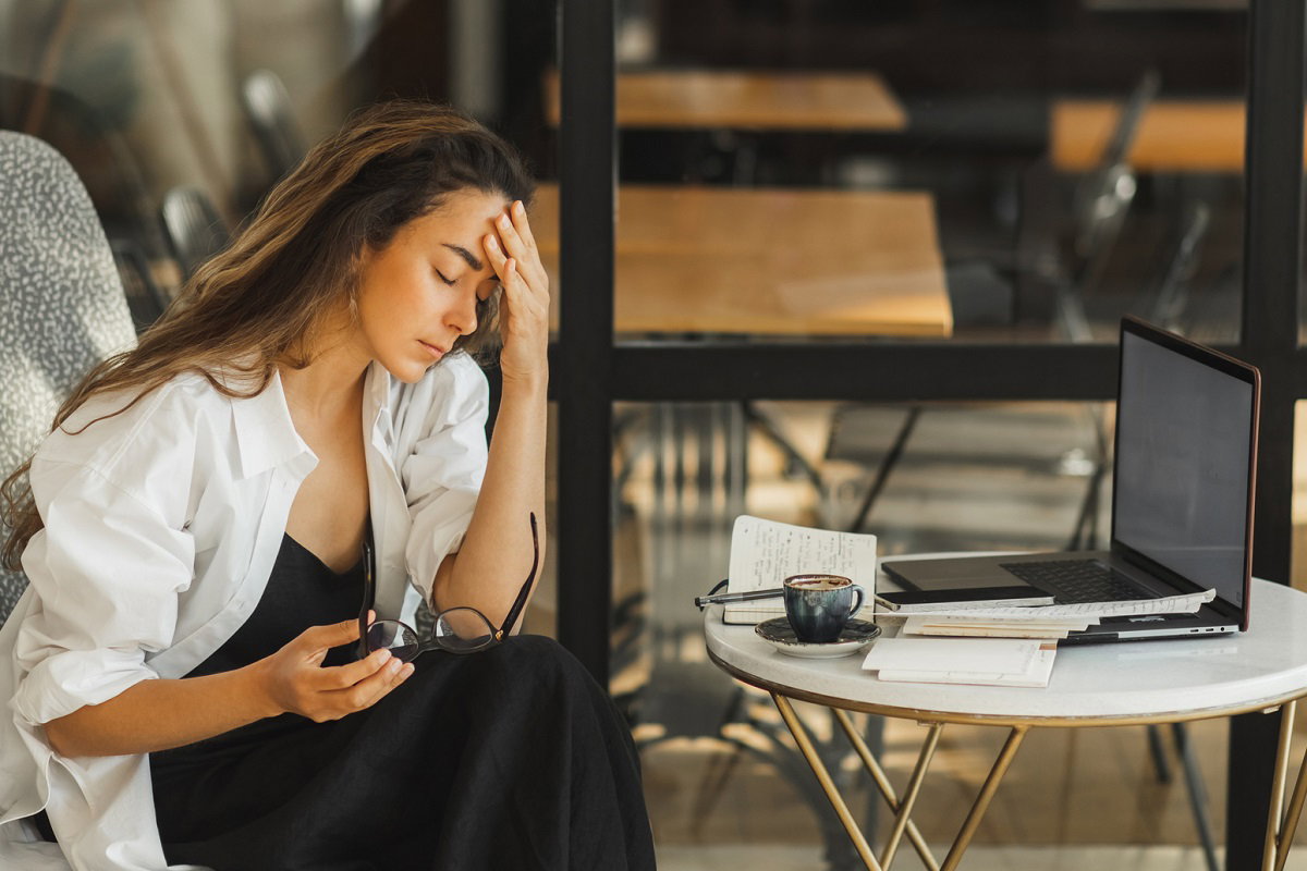 Nie ignoruj tych 4 sygnałów. Tak często zaczyna się wypalenie zawodowe / Getty Images, Oleg Breslavtsev