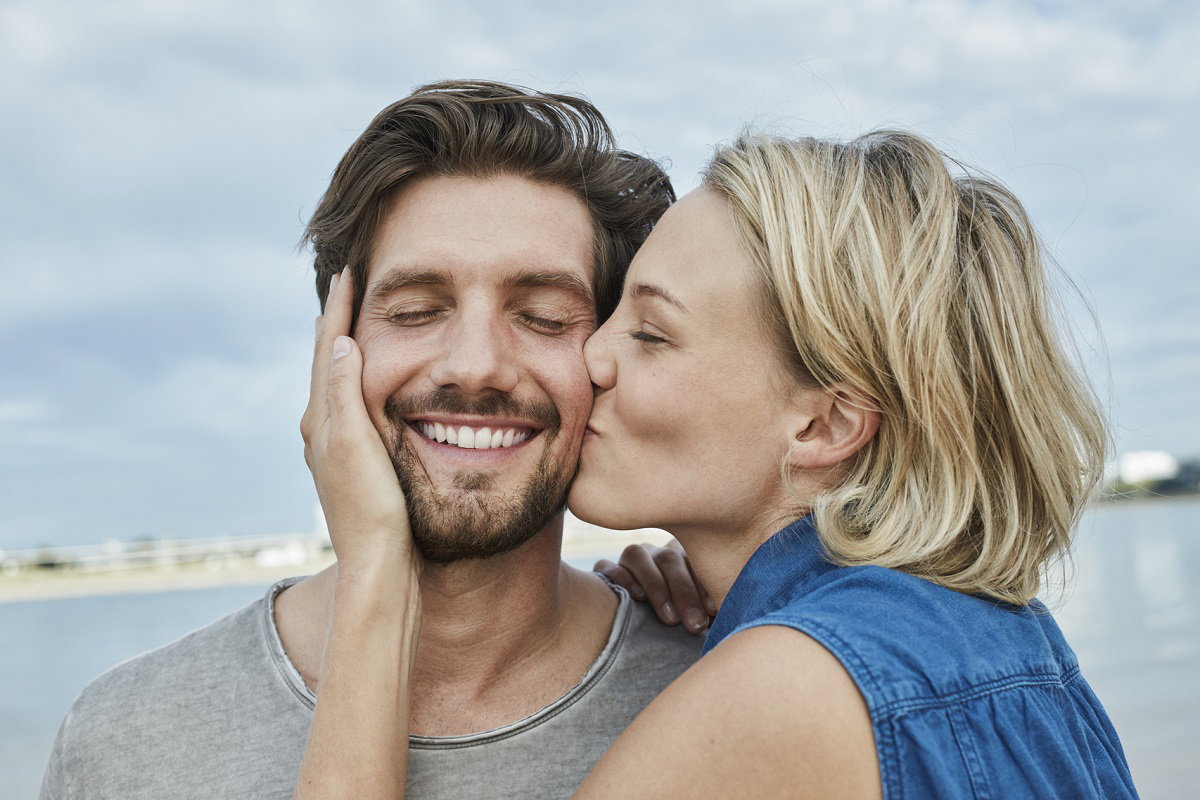 Syndrom Wendy, czyli jak wyrwać się z roli opiekunki w związku? 4 pomocne kroki / Getty Images, Westend61